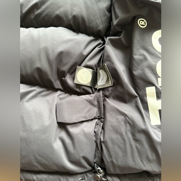 Super puff aritzia tna super puff original xs - Picture 5 of 9